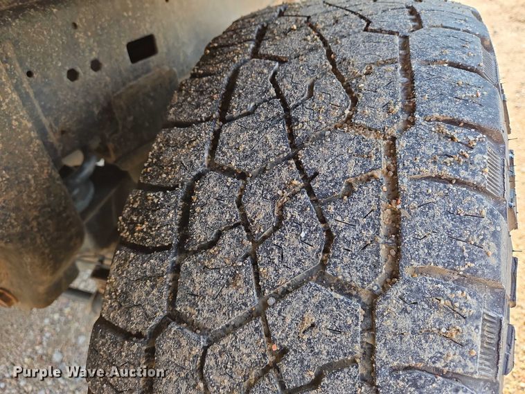 image for item EN8040 2018 Dodge Ram 2500 Crew Cab flatbed pickup truck