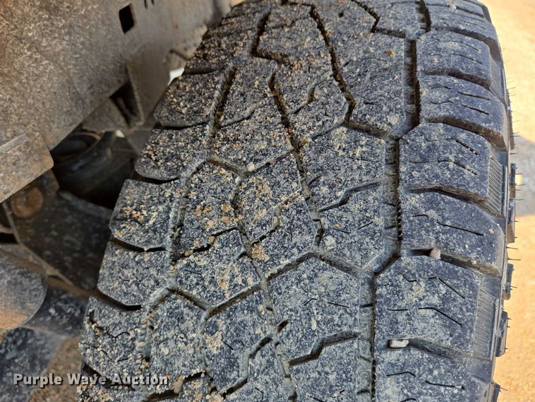 image for item EN8040 2018 Dodge Ram 2500 Crew Cab flatbed pickup truck