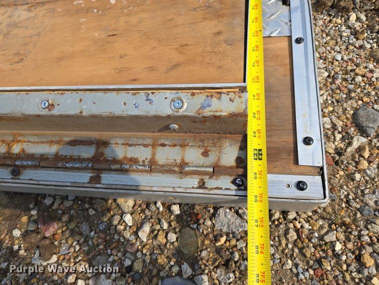 image for item EN8041 2001 Pace enclosed cargo trailer