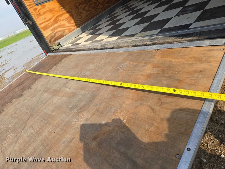 image for item EN8041 2001 Pace enclosed cargo trailer