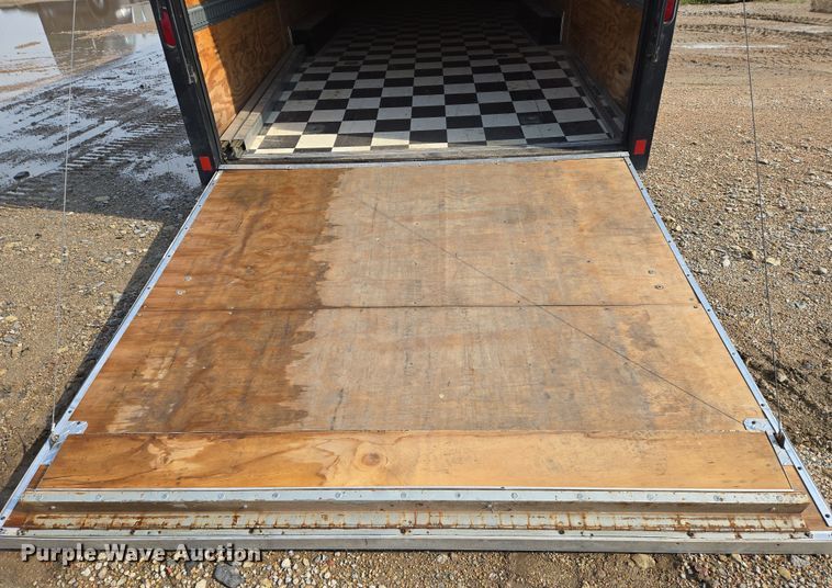 image for item EN8041 2001 Pace enclosed cargo trailer