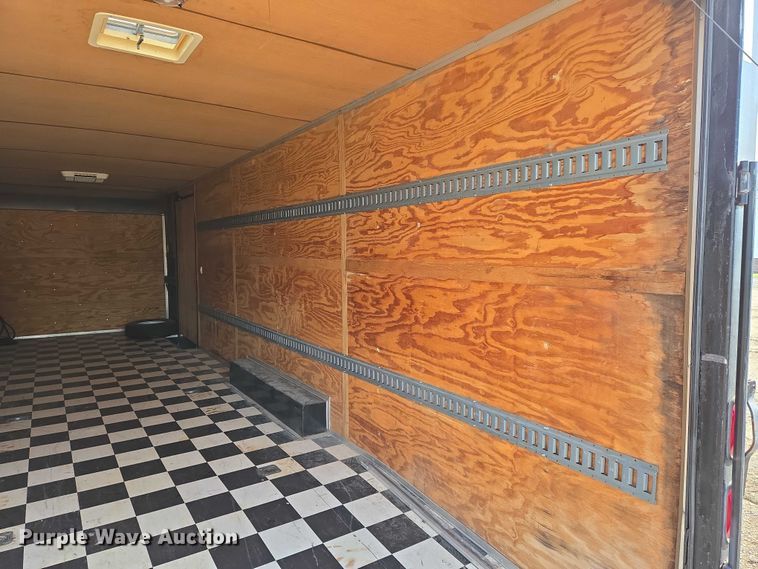 image for item EN8041 2001 Pace enclosed cargo trailer