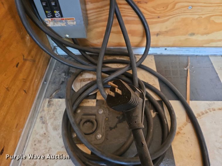 image for item EN8041 2001 Pace enclosed cargo trailer