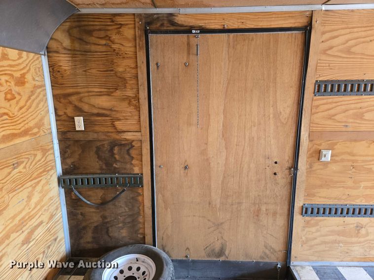 image for item EN8041 2001 Pace enclosed cargo trailer