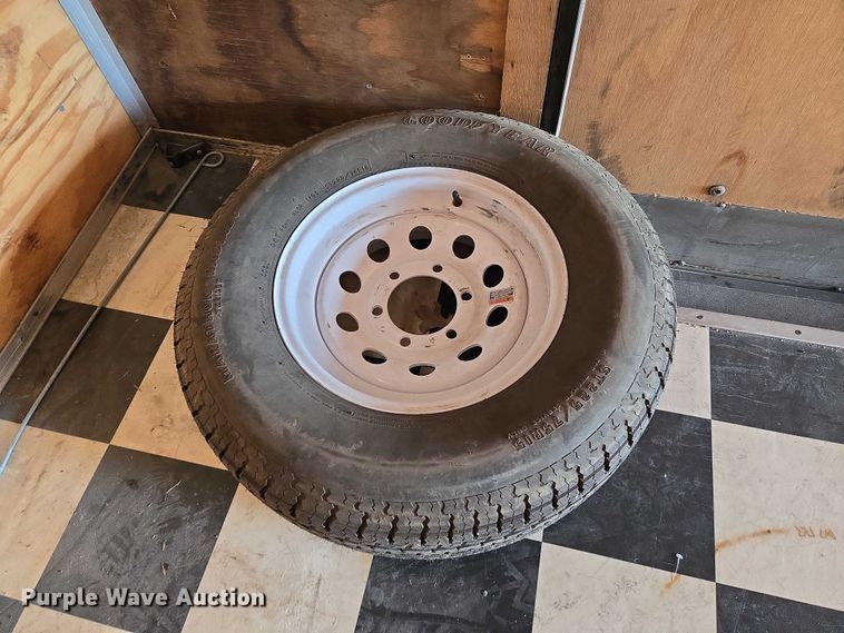 image for item EN8041 2001 Pace enclosed cargo trailer