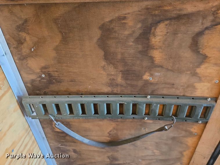 image for item EN8041 2001 Pace enclosed cargo trailer