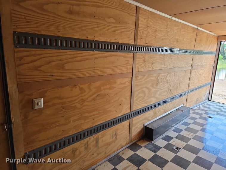 image for item EN8041 2001 Pace enclosed cargo trailer