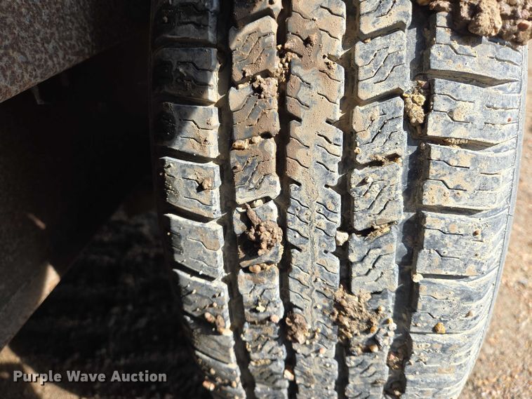 image for item EN8041 2001 Pace enclosed cargo trailer