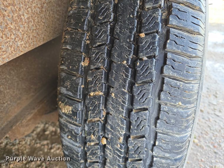 image for item EN8041 2001 Pace enclosed cargo trailer