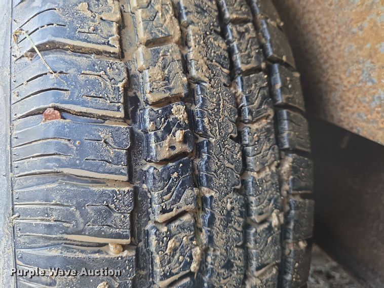 image for item EN8041 2001 Pace enclosed cargo trailer