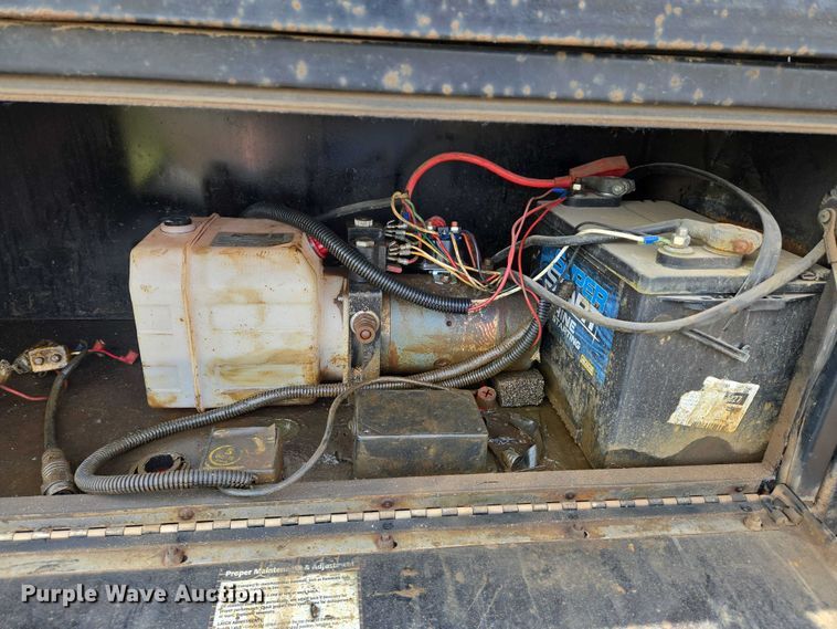 image for item EN8042 2018 Midsota FB32GN tilt deck equipment trailer