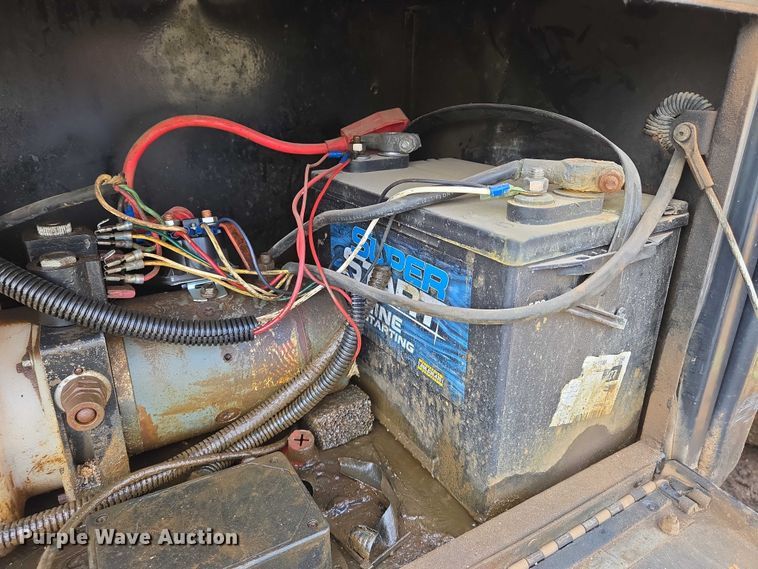 image for item EN8042 2018 Midsota FB32GN tilt deck equipment trailer