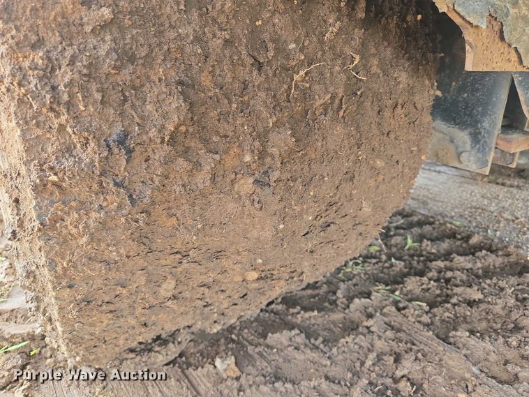 image for item EN8042 2018 Midsota FB32GN tilt deck equipment trailer