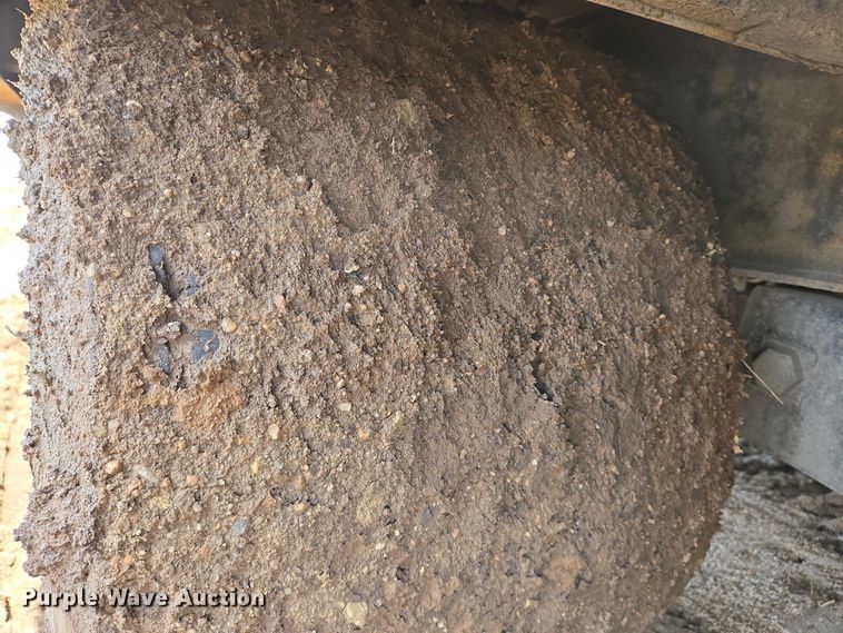 image for item EN8042 2018 Midsota FB32GN tilt deck equipment trailer