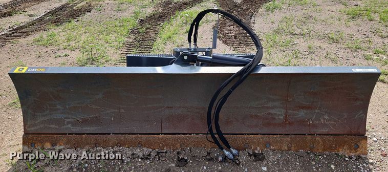 image for item EN8044 2014 John Deere DB96 skid steer dozer blade