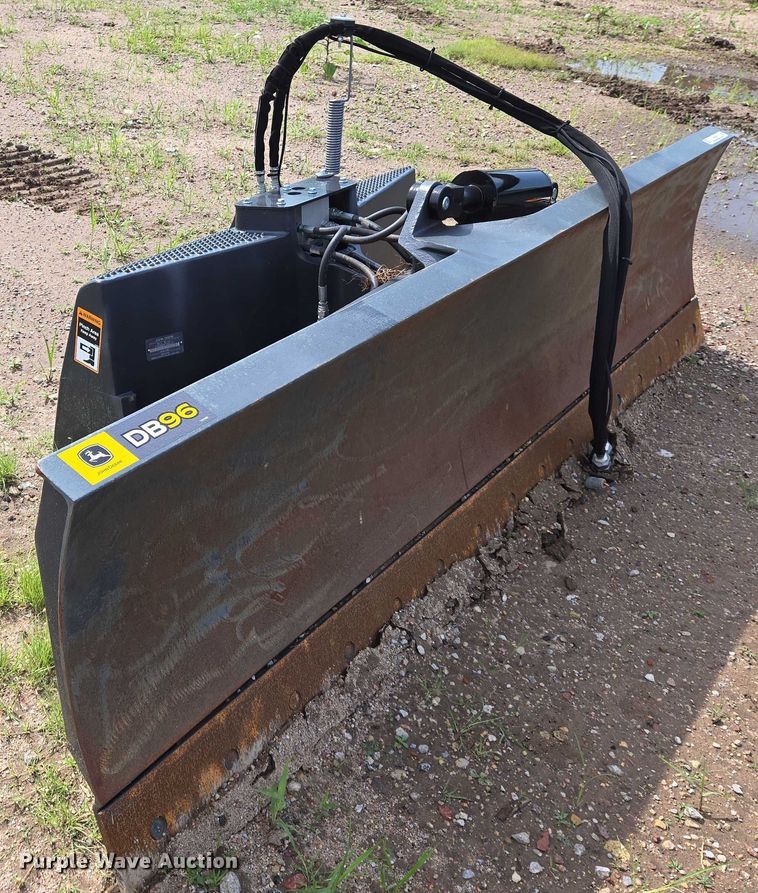 image for item EN8044 2014 John Deere DB96 skid steer dozer blade