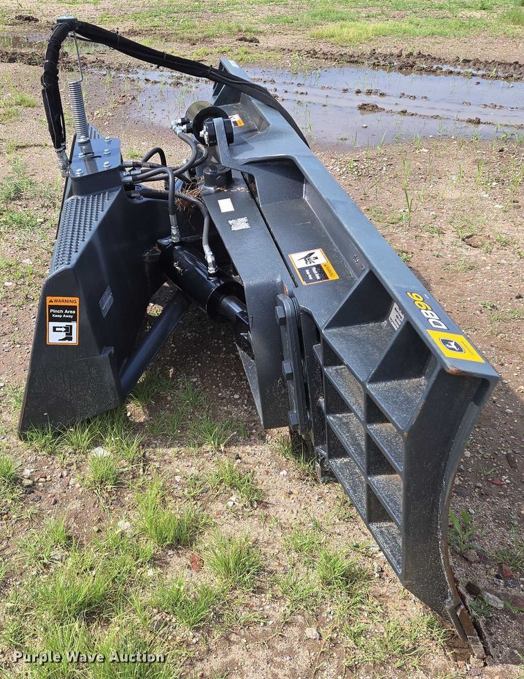 image for item EN8044 2014 John Deere DB96 skid steer dozer blade