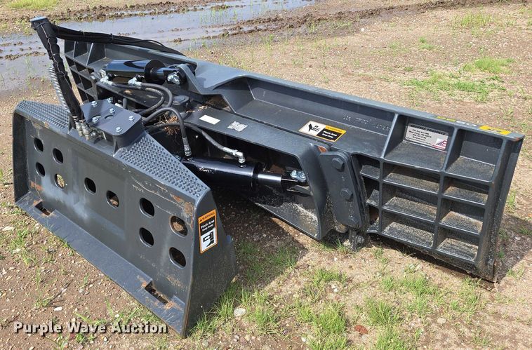 image for item EN8044 2014 John Deere DB96 skid steer dozer blade