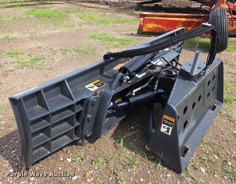 image for item EN8044 2014 John Deere DB96 skid steer dozer blade