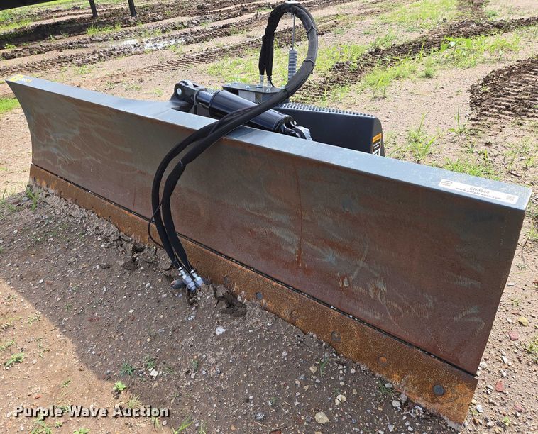 image for item EN8044 2014 John Deere DB96 skid steer dozer blade