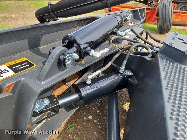 image for item EN8044 2014 John Deere DB96 skid steer dozer blade