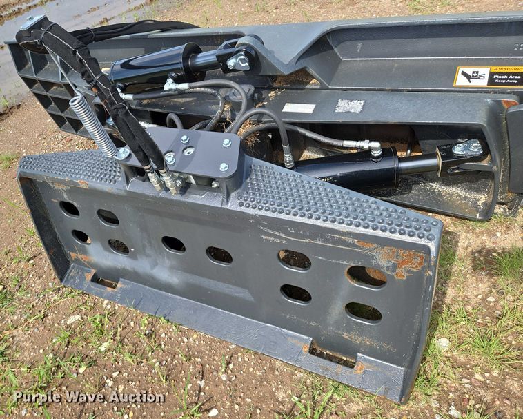 image for item EN8044 2014 John Deere DB96 skid steer dozer blade