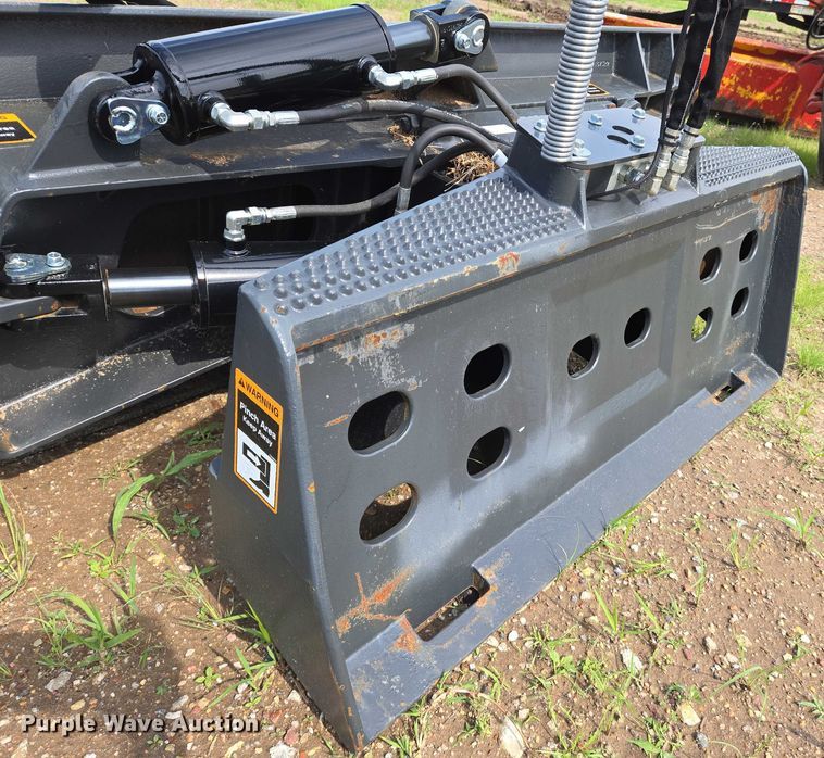 image for item EN8044 2014 John Deere DB96 skid steer dozer blade