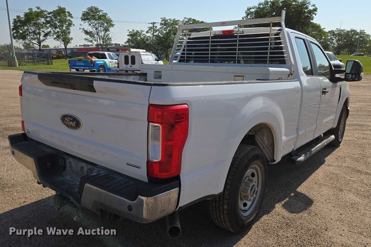 image for item EN8070 2019 Ford F250 Super Duty XL SuperCab pickup truck