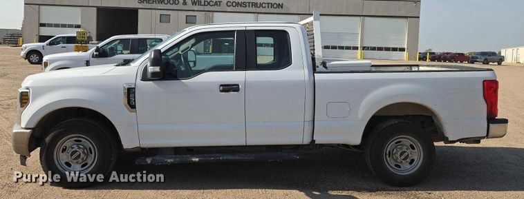 image for item EN8070 2019 Ford F250 Super Duty XL SuperCab pickup truck