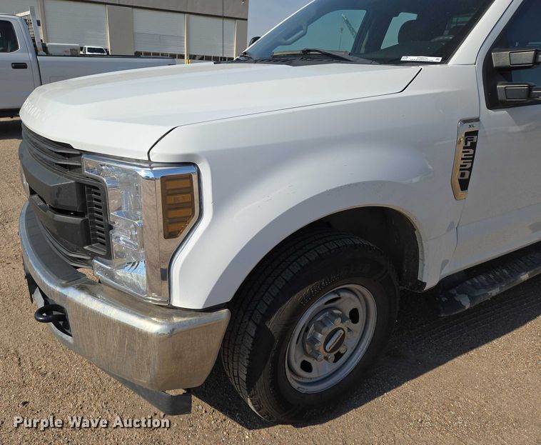 image for item EN8070 2019 Ford F250 Super Duty XL SuperCab pickup truck