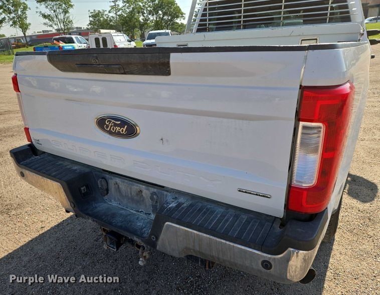 image for item EN8070 2019 Ford F250 Super Duty XL SuperCab pickup truck