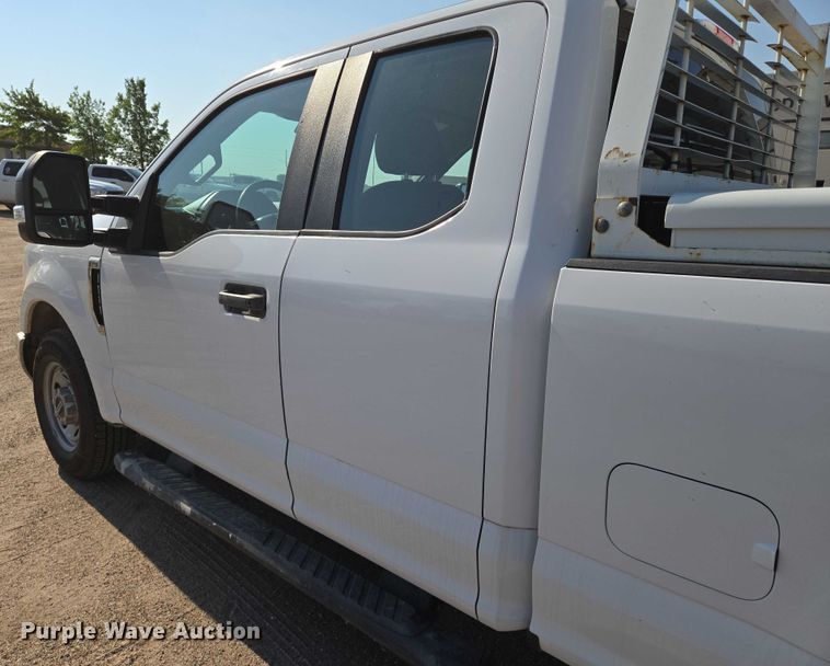 image for item EN8070 2019 Ford F250 Super Duty XL SuperCab pickup truck
