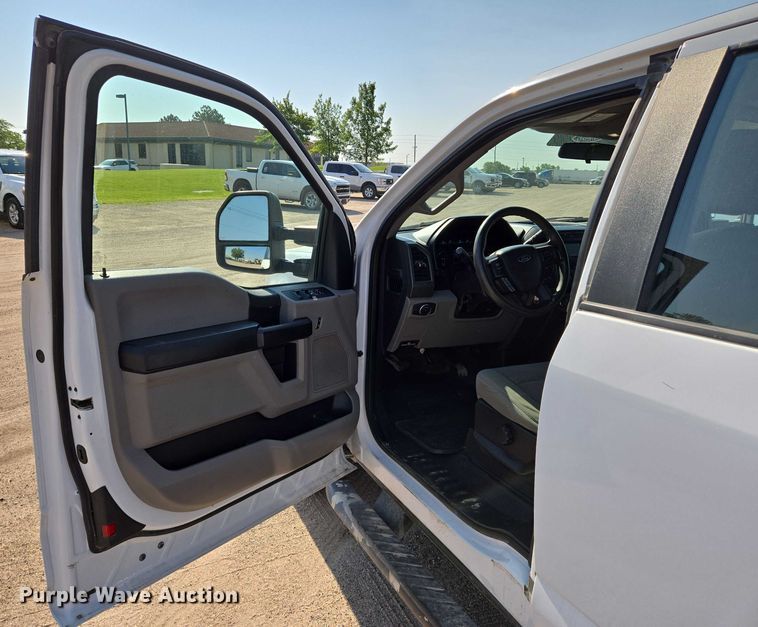 image for item EN8070 2019 Ford F250 Super Duty XL SuperCab pickup truck