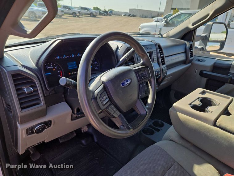 image for item EN8070 2019 Ford F250 Super Duty XL SuperCab pickup truck