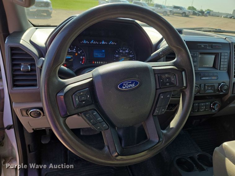 image for item EN8070 2019 Ford F250 Super Duty XL SuperCab pickup truck