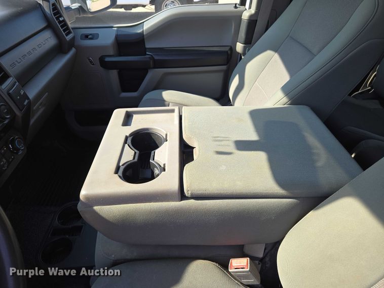 image for item EN8070 2019 Ford F250 Super Duty XL SuperCab pickup truck