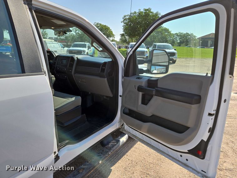 image for item EN8070 2019 Ford F250 Super Duty XL SuperCab pickup truck