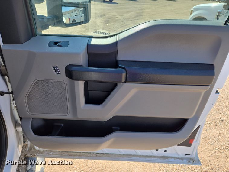 image for item EN8070 2019 Ford F250 Super Duty XL SuperCab pickup truck
