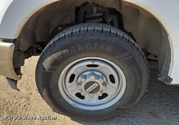 image for item EN8070 2019 Ford F250 Super Duty XL SuperCab pickup truck