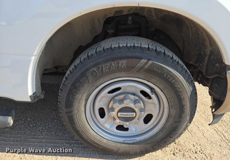 image for item EN8070 2019 Ford F250 Super Duty XL SuperCab pickup truck