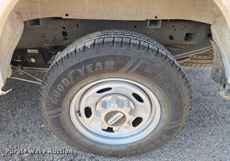 image for item EN8070 2019 Ford F250 Super Duty XL SuperCab pickup truck