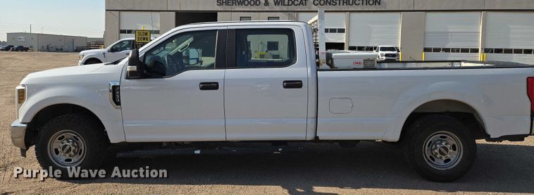 image for item EN8071 2019 Ford F250 Super Duty XL Crew Cab pickup truck