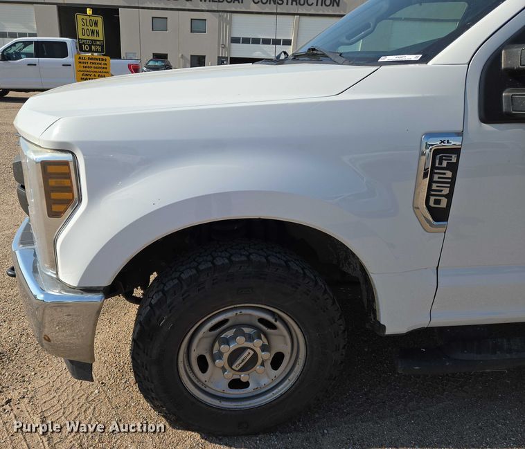 image for item EN8071 2019 Ford F250 Super Duty XL Crew Cab pickup truck