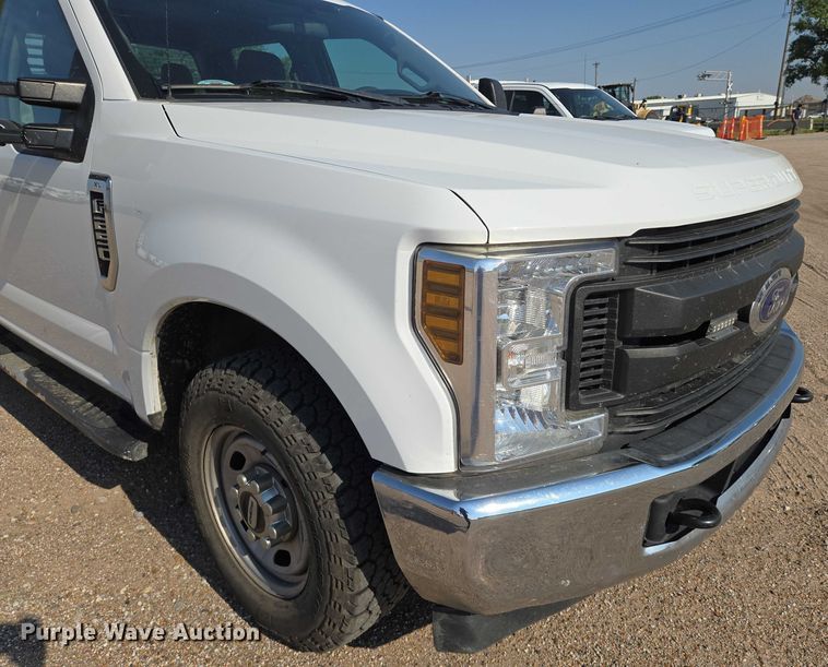 image for item EN8071 2019 Ford F250 Super Duty XL Crew Cab pickup truck