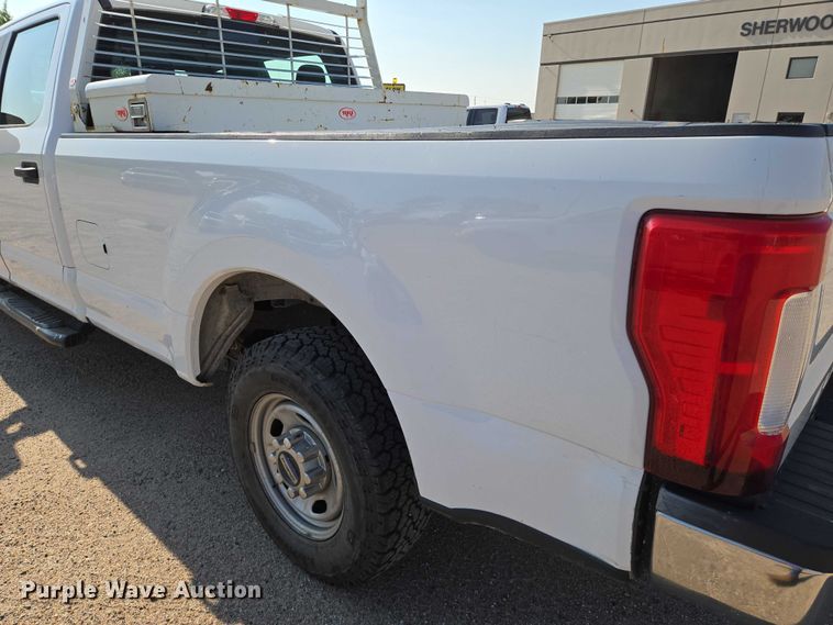 image for item EN8071 2019 Ford F250 Super Duty XL Crew Cab pickup truck