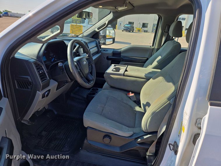 image for item EN8071 2019 Ford F250 Super Duty XL Crew Cab pickup truck