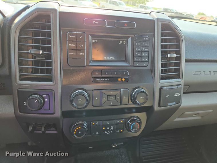 image for item EN8071 2019 Ford F250 Super Duty XL Crew Cab pickup truck