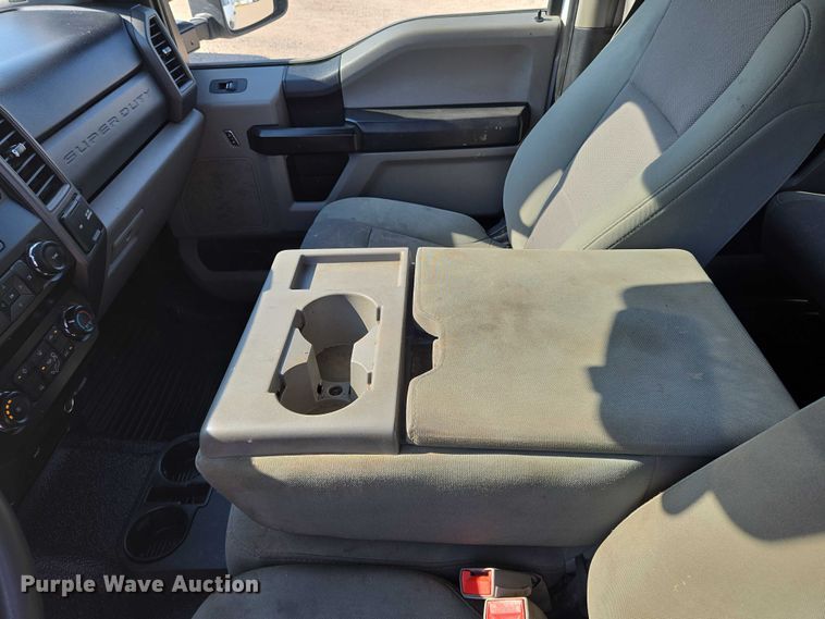 image for item EN8071 2019 Ford F250 Super Duty XL Crew Cab pickup truck