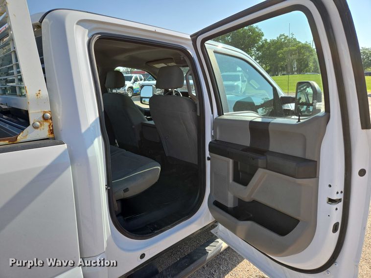 image for item EN8071 2019 Ford F250 Super Duty XL Crew Cab pickup truck