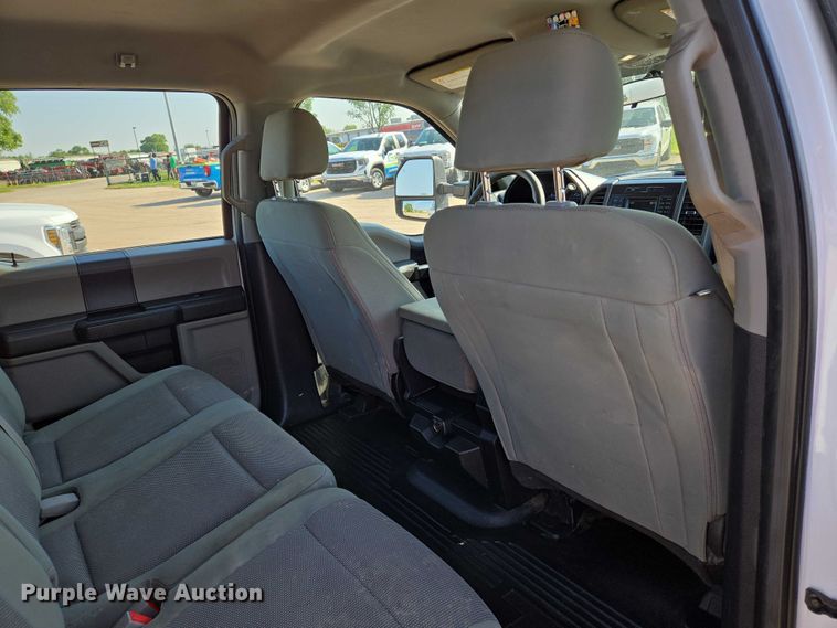 image for item EN8071 2019 Ford F250 Super Duty XL Crew Cab pickup truck